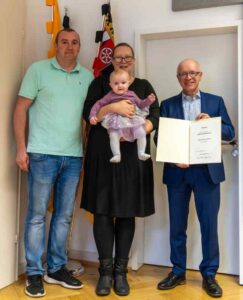 Ehrenpatenschaft - siebtes Kind der Familie Schneider