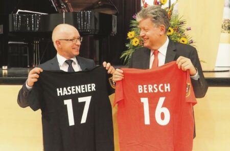 Trikots für Bersch und Haseneier