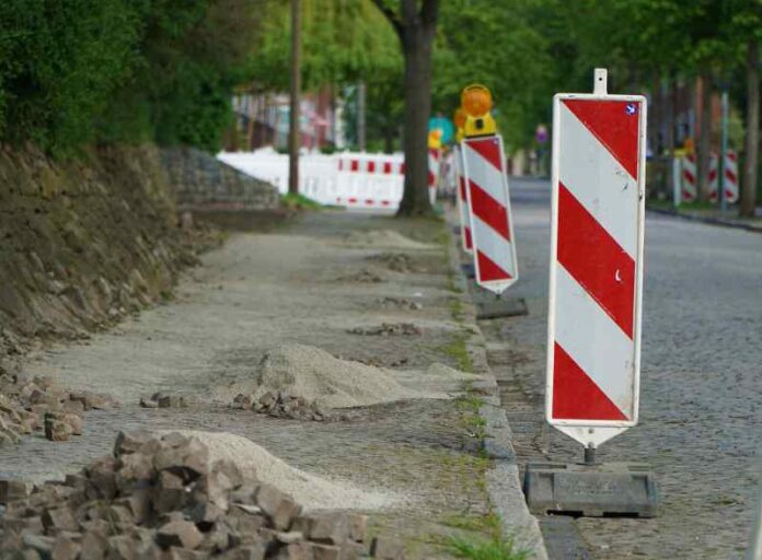 Baustelle - Straße/Gehweg